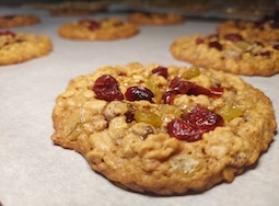 Oatmeal Raisin Cookies (12 Count)